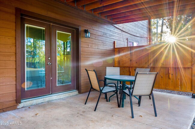 Building Photo - 5829 Buck Springs Rd