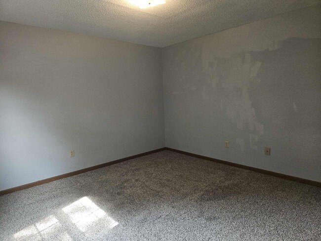 Building Photo - 207 Country Villa Ln