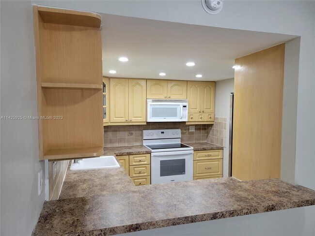 Building Photo - 11123 NW 7th St