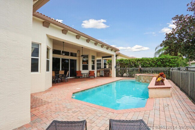 Building Photo - 9885 SW Torriente Ln