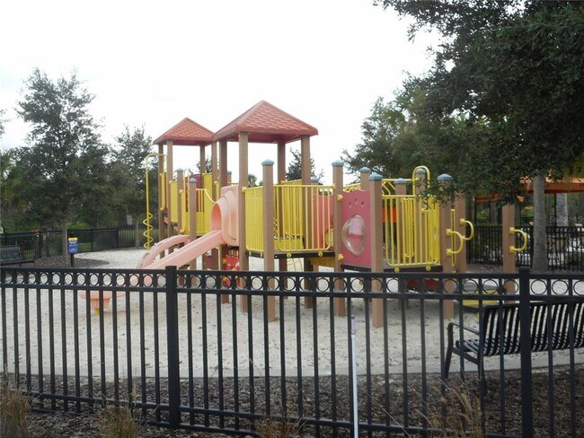 Building Photo - 5231 Wildwood Wy