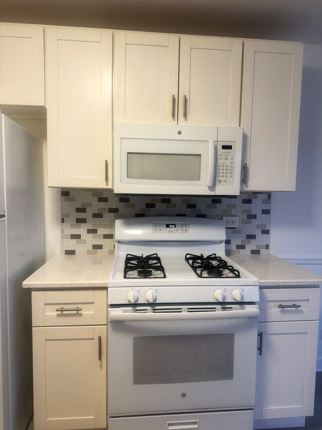 Building Photo - 327 Wildberry Ct