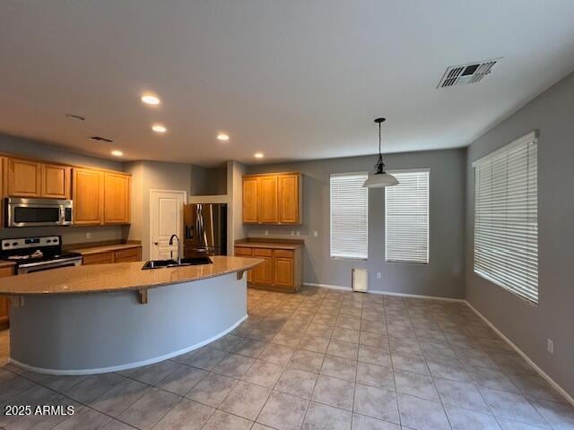 Building Photo - 10618 W Lone Cactus Dr
