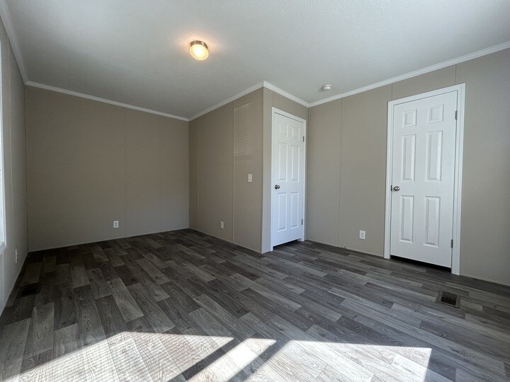 Building Photo - 12501 Apple Ln