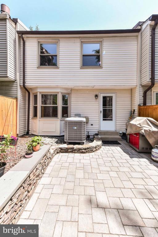 Building Photo - 261 Gundry Dr