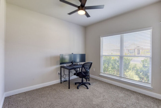 Building Photo - 5458 Leeds Ln