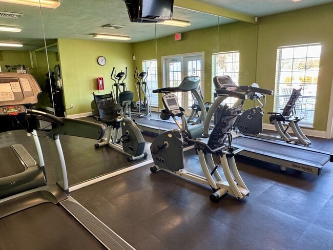 Building Photo - 1222 Bermuda Lakes Ln