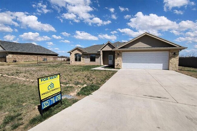 Building Photo - Charming 4 bedroom, 2 bath home AVAILABLE NOW!