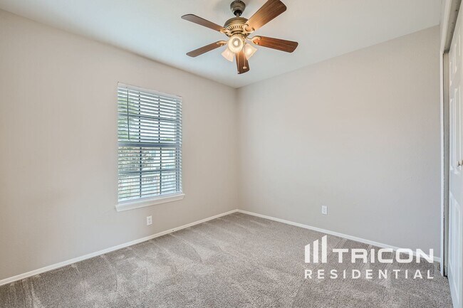 Building Photo - 4613 Monterrey Dr