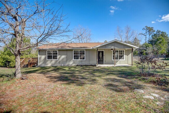 Building Photo - 460 Pine Tree Loop