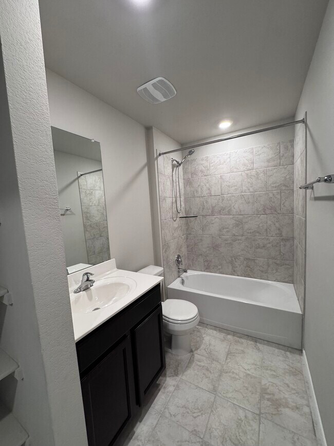 Building Photo - 1104 Prairie Clover Rd