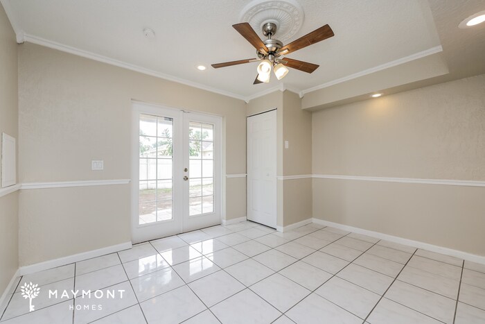 Building Photo - 2310 Chestnut Hills Dr