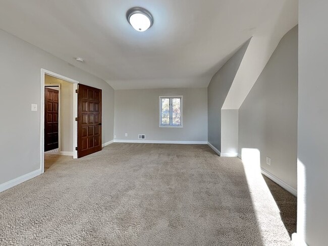 Building Photo - 414 Spring Ave