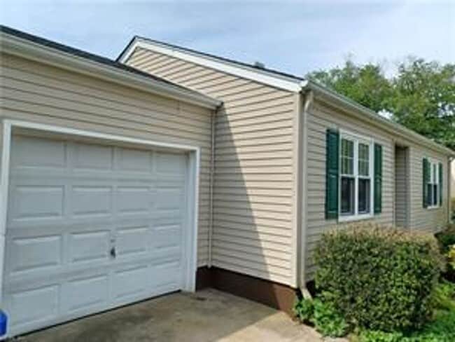 Building Photo - 701 Creamer Rd