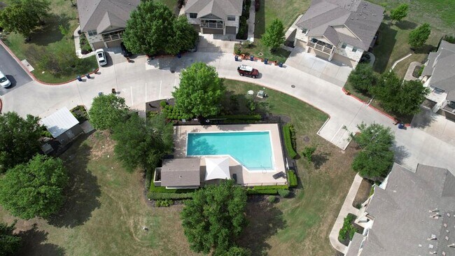 Building Photo - 3101 Davis Ln