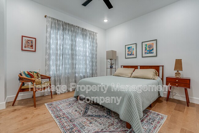 Building Photo - 211 Gibson