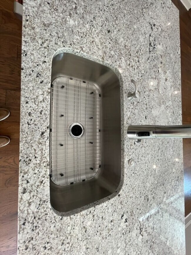 Building Photo - Vonore 37885 - 4 bedroom, 3 bath in Tellico Village - Contact Ed Johnson 865-924-5045