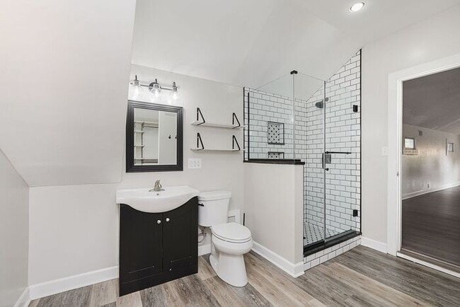 Building Photo - Charming, Fully Updated Broad Ripple Gem!