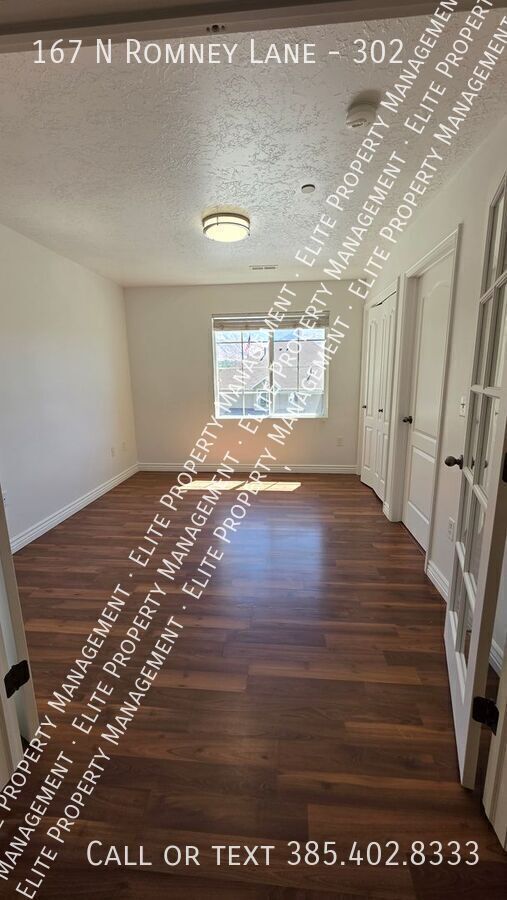 Building Photo - 167 N Romney Ln