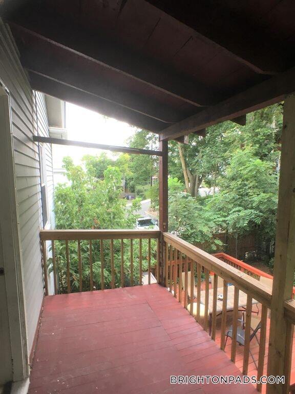 Building Photo - 102 Nonantum St