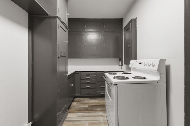 Building Photo - 16 N Broadway St