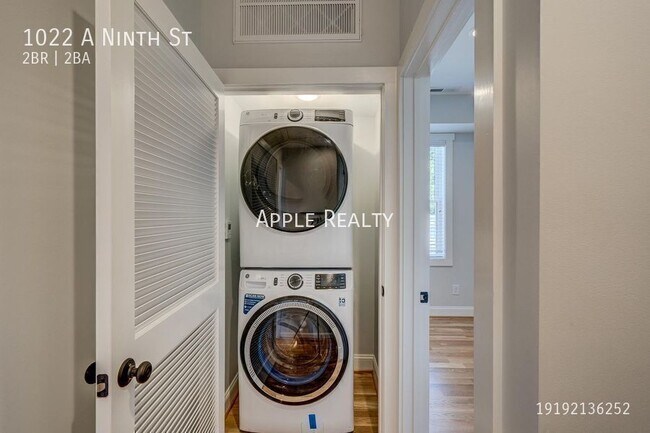 Building Photo - 1022 A Ninth St-