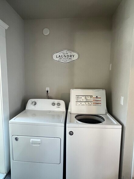 Building Photo - 1812 S L St