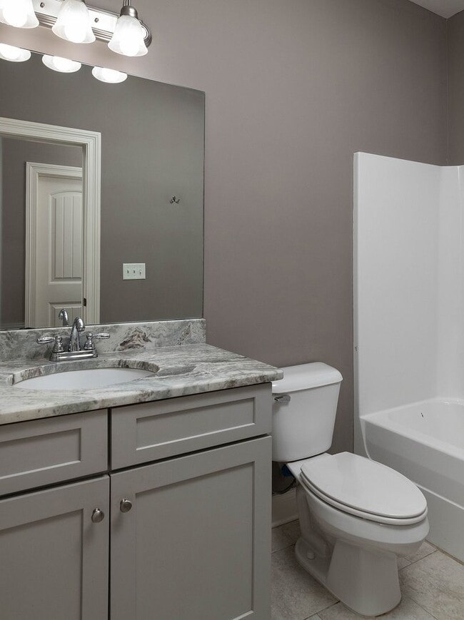 Building Photo - 530 Fifer Cir