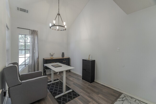 Building Photo - 16800 Sugar Pine Dr