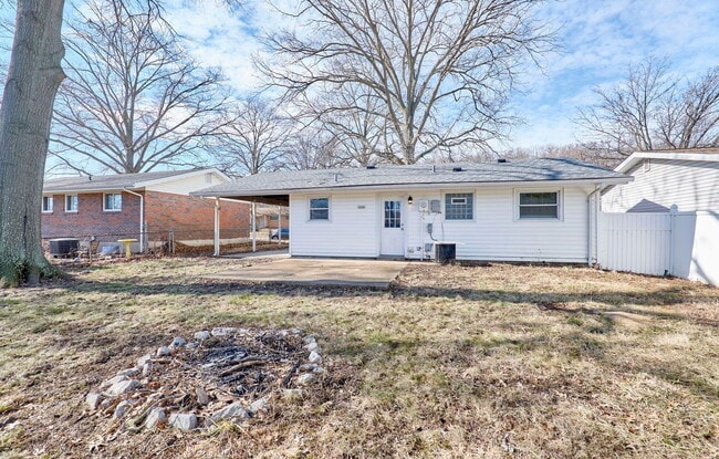 Building Photo - 3335 Boca Raton Dr