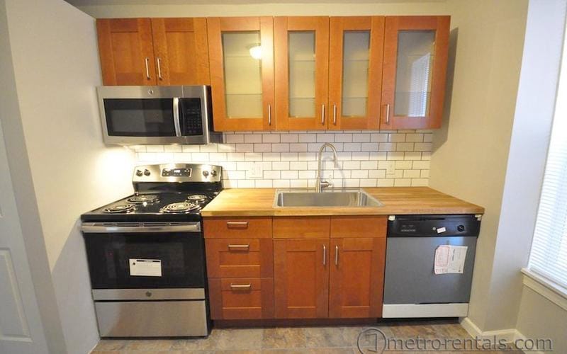 Building Photo - 452 W 3rd Ave