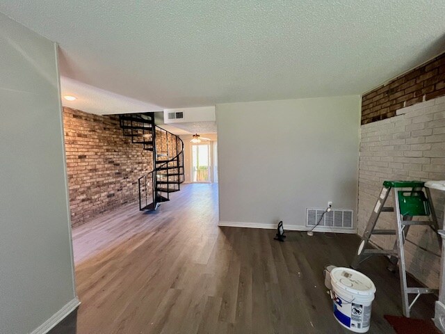Building Photo - 280 S Hill Ave