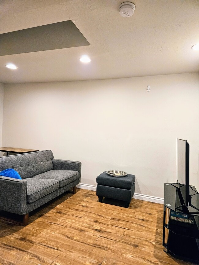 Building Photo - 10309 Stone Ave N