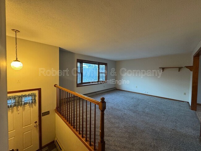 Building Photo - 316 Knob Hill Dr