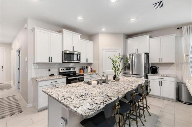 Building Photo - 32959 Sand Creek Dr
