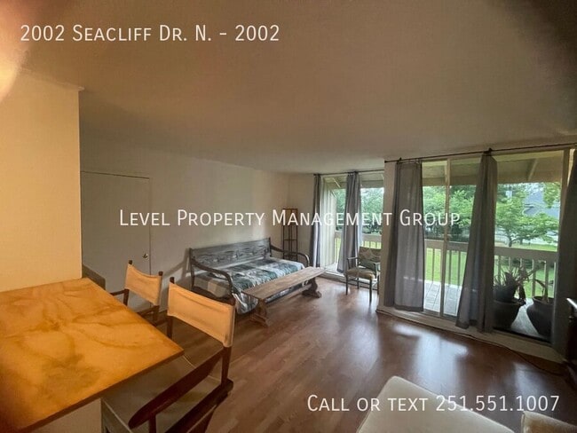 Building Photo - 2002 Seacliff Dr. N.-2002