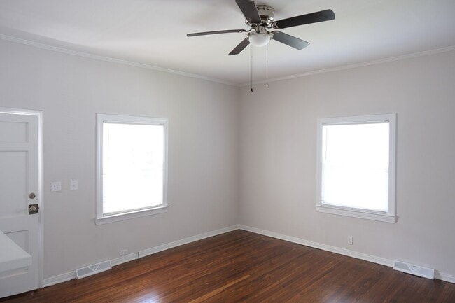 Building Photo - 7 Welch St