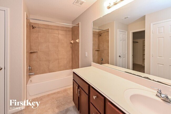 Building Photo - 4930 Hackamore Brook Ct