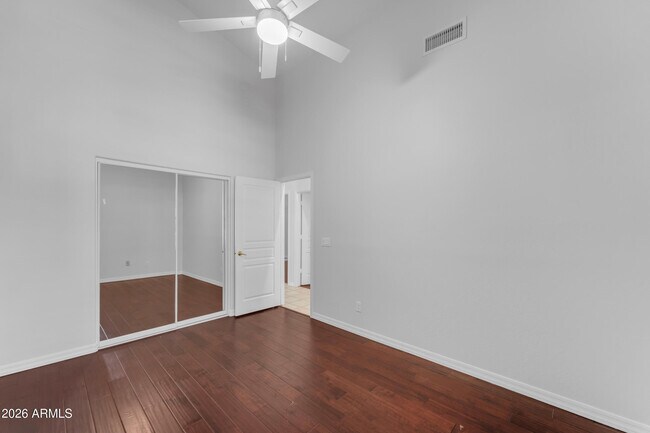 Building Photo - 13867 E Paradise Ln