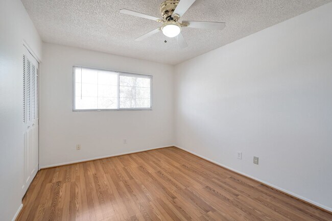 Building Photo - 6 Bed/4.5 Bath Home Close to ASU