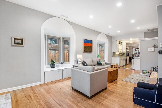 Building Photo - Beautifully Renovated Home in the Berkley ...