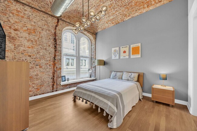 Building Photo - 105 S 12th St