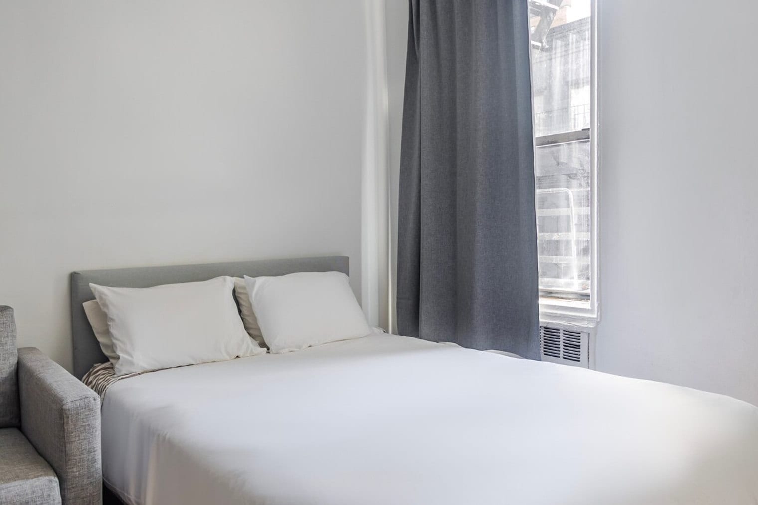 Building Photo - 318 E 80th St