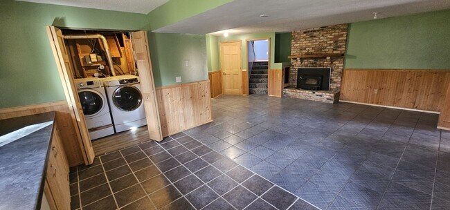 Building Photo - 2020 Crosstown Blvd NE