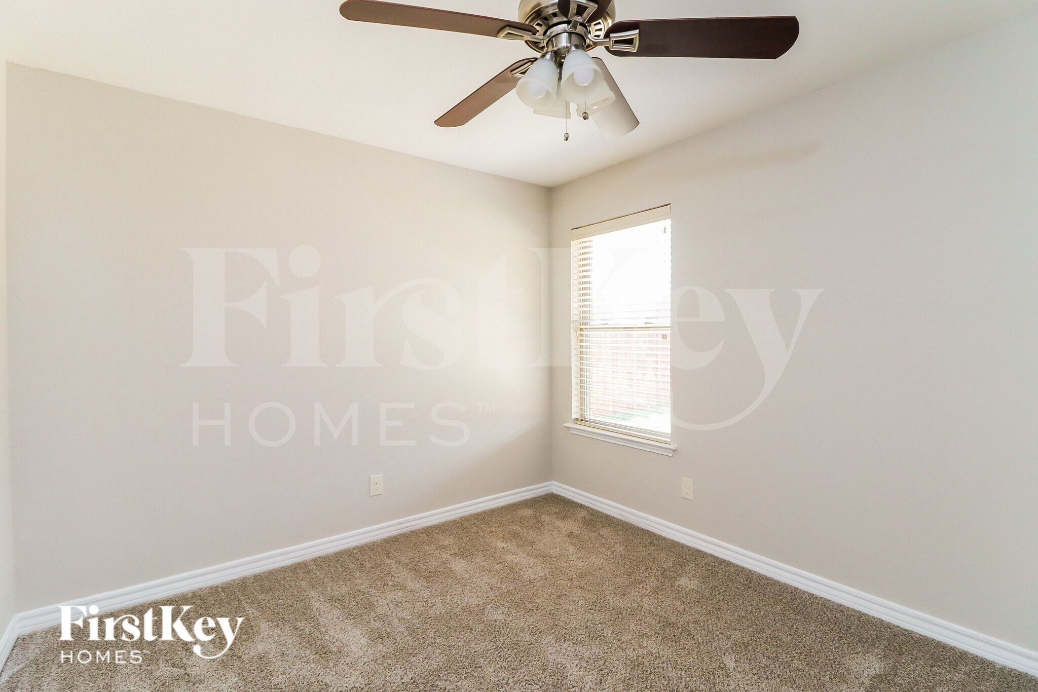 Building Photo - 2010 Lindentree Dr