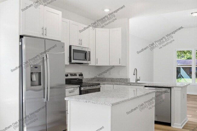 Building Photo - 209 Poplar Ln