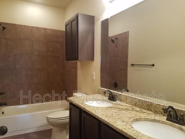 Building Photo - 211 Joanne Cv