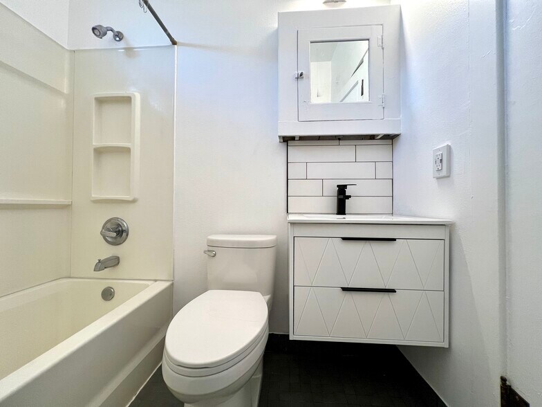 Bathroom - 1121 N 1st Ave