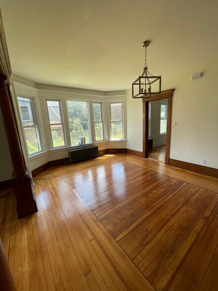 Building Photo - 24 Winthrop Ter