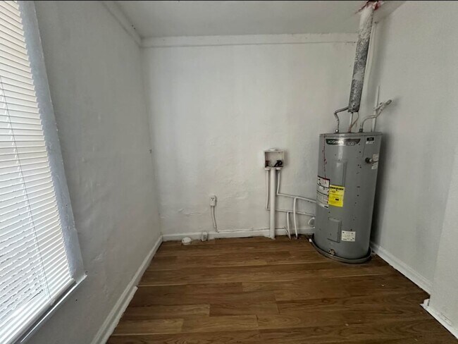 Building Photo - Cozy 3 bedroom house